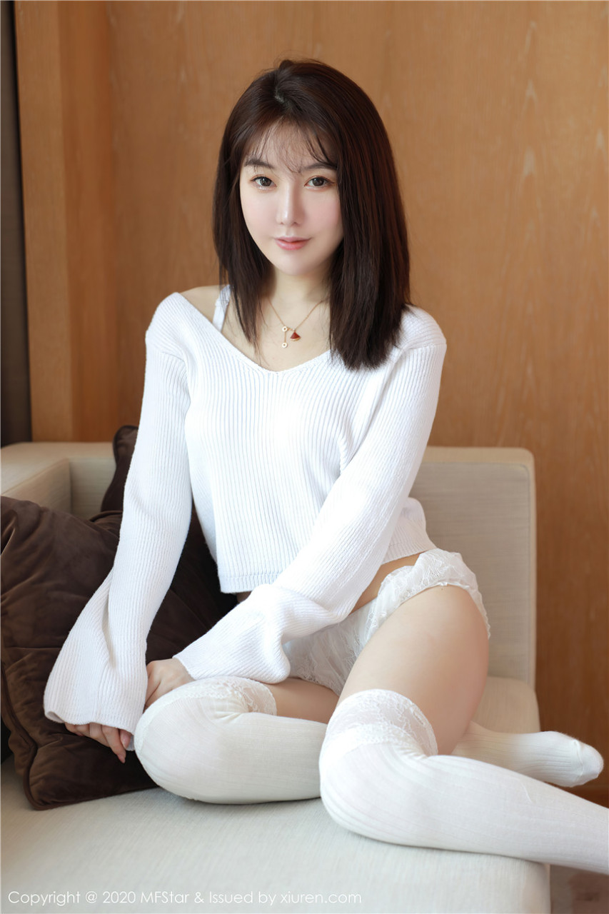 秀人大長腿mm床上誘惑