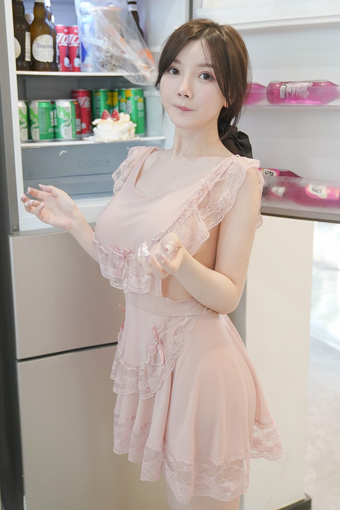優(yōu)雅氣質(zhì)廚娘糯美子絲滑巨乳飄香四溢無法抗拒