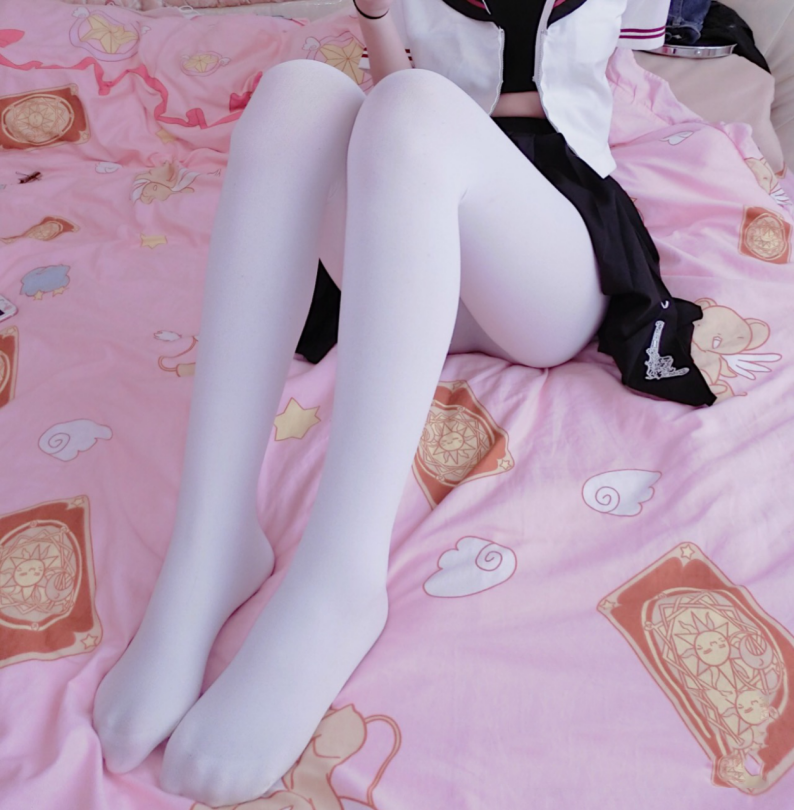 黑色水手服白絲長腿嫩屄萌白