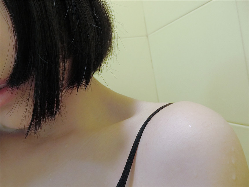 死庫(kù)水萌妹浴室露出
