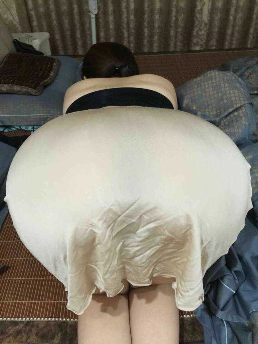 新嫩的大屁股，是多少男人夢寐以求的玩物