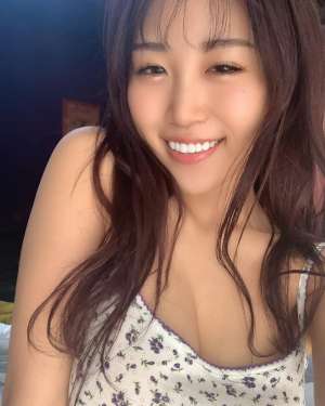 風(fēng)情萬(wàn)種的島國(guó)妹子格外迷人