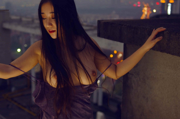長(zhǎng)發(fā)性感模特李寶寶攝影圖