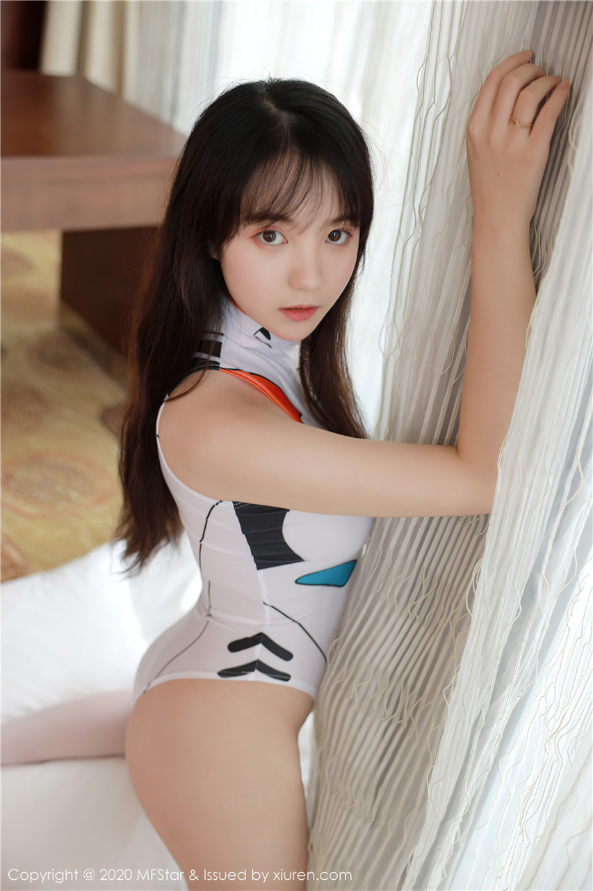 甜美女神揉揉肉肉緊身死庫(kù)水撅臀示愛(ài)