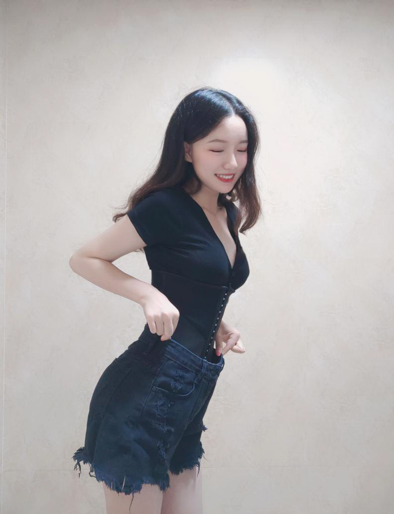 有一個(gè)可愛性感的日本女友是什么樣的體驗(yàn)？