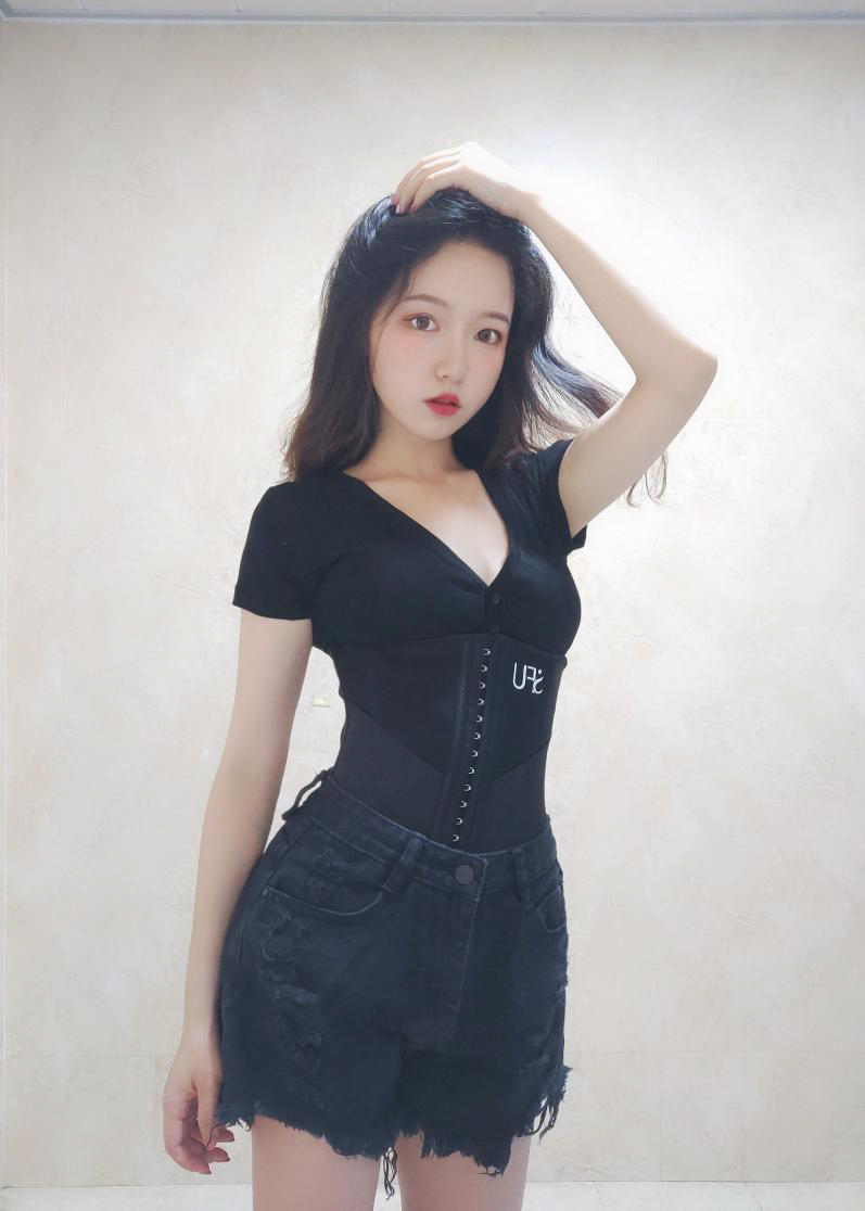 有一個(gè)可愛性感的日本女友是什么樣的體驗(yàn)？
