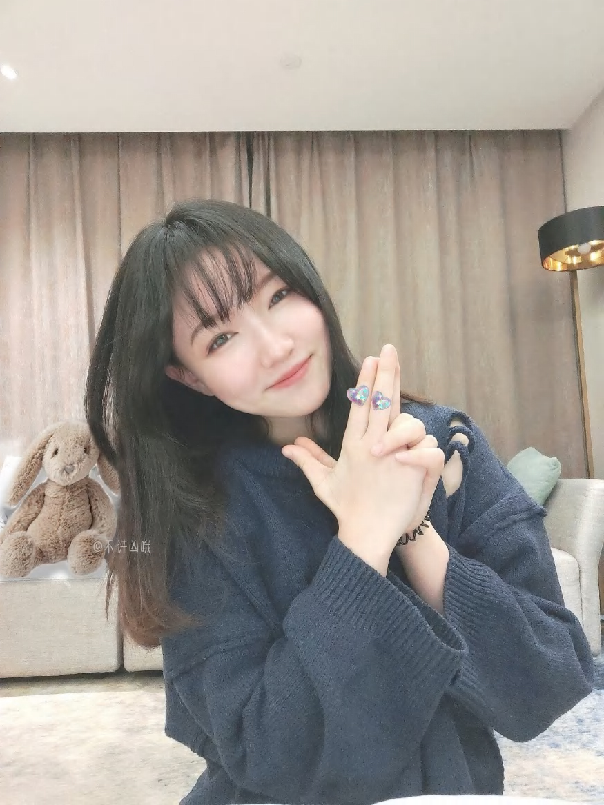 有一個(gè)可愛性感的日本女友是什么樣的體驗(yàn)？