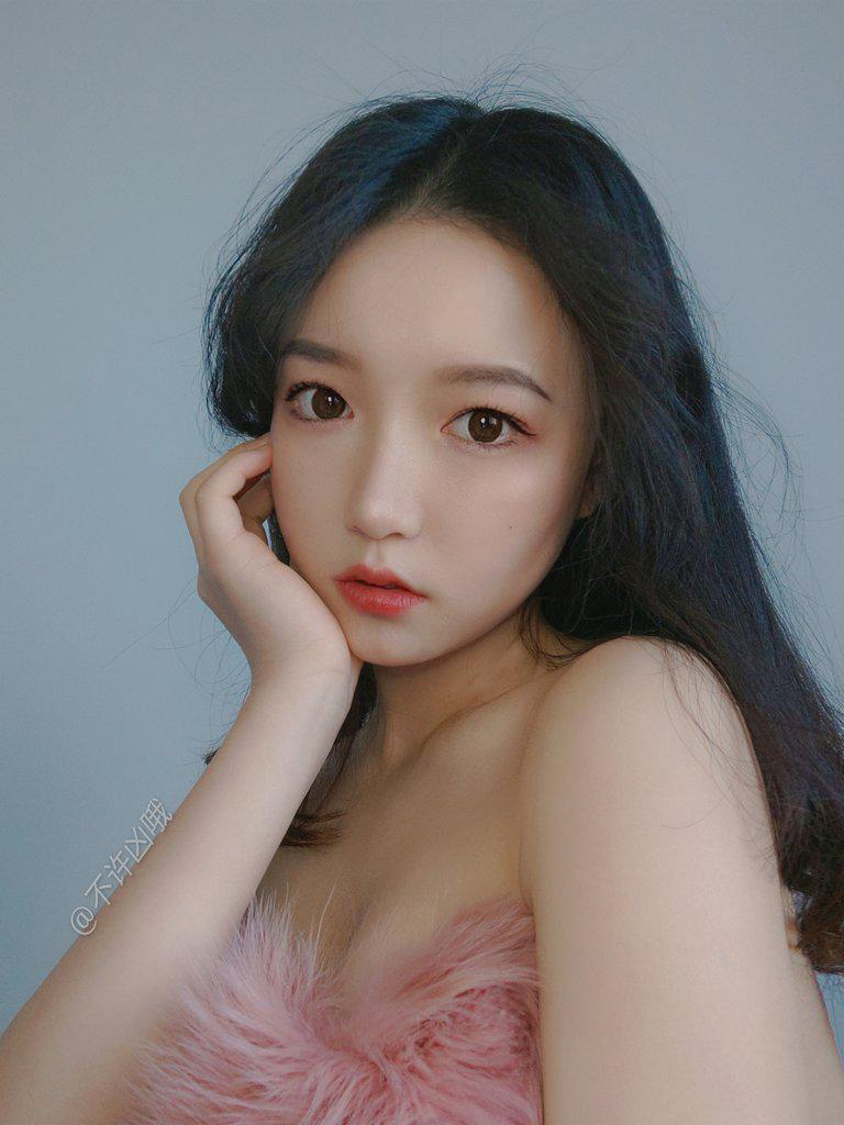 有一個(gè)可愛性感的日本女友是什么樣的體驗(yàn)？