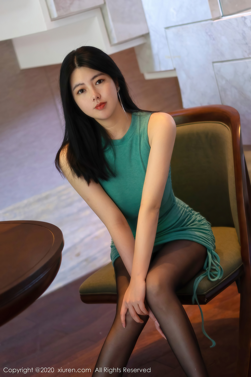 黑絲長腿綠輕紗