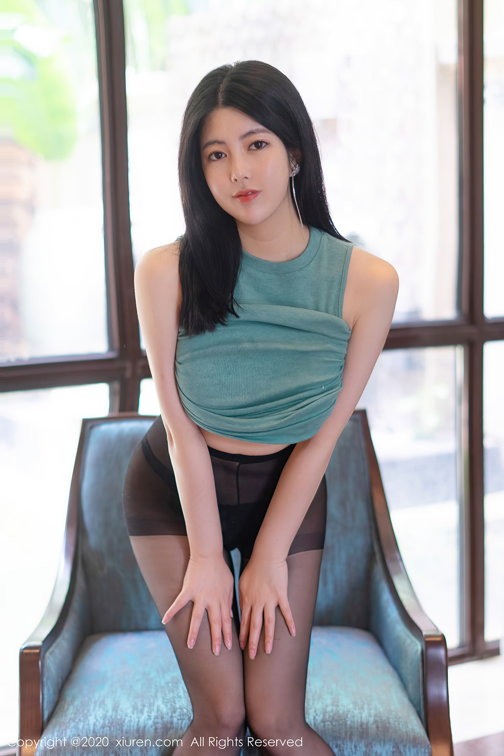 黑絲長腿綠輕紗
