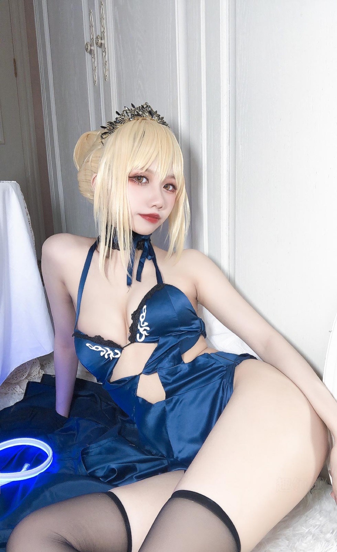 藍(lán)色情趣內(nèi)衣女孩的誘惑