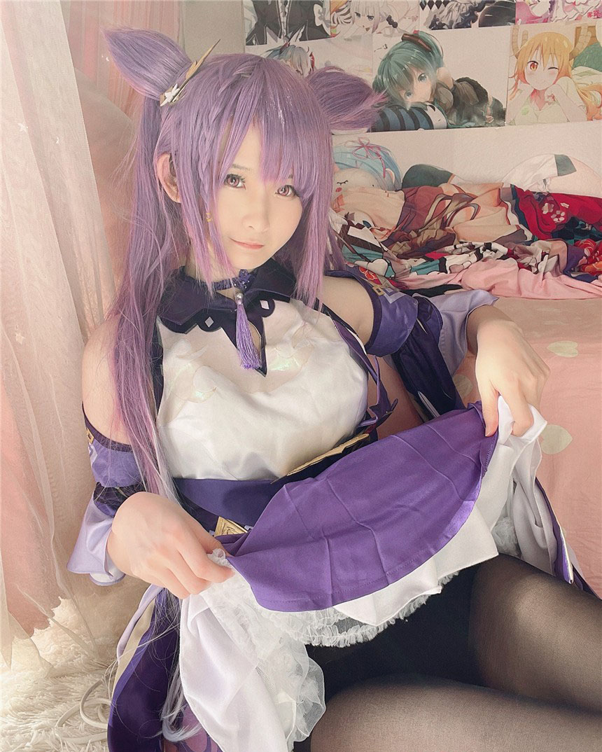 角色扮演的可愛女孩、好想把OK蹦撕下來