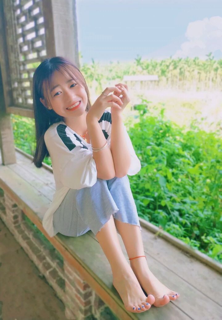 誘人美女的鮮嫩美腳
