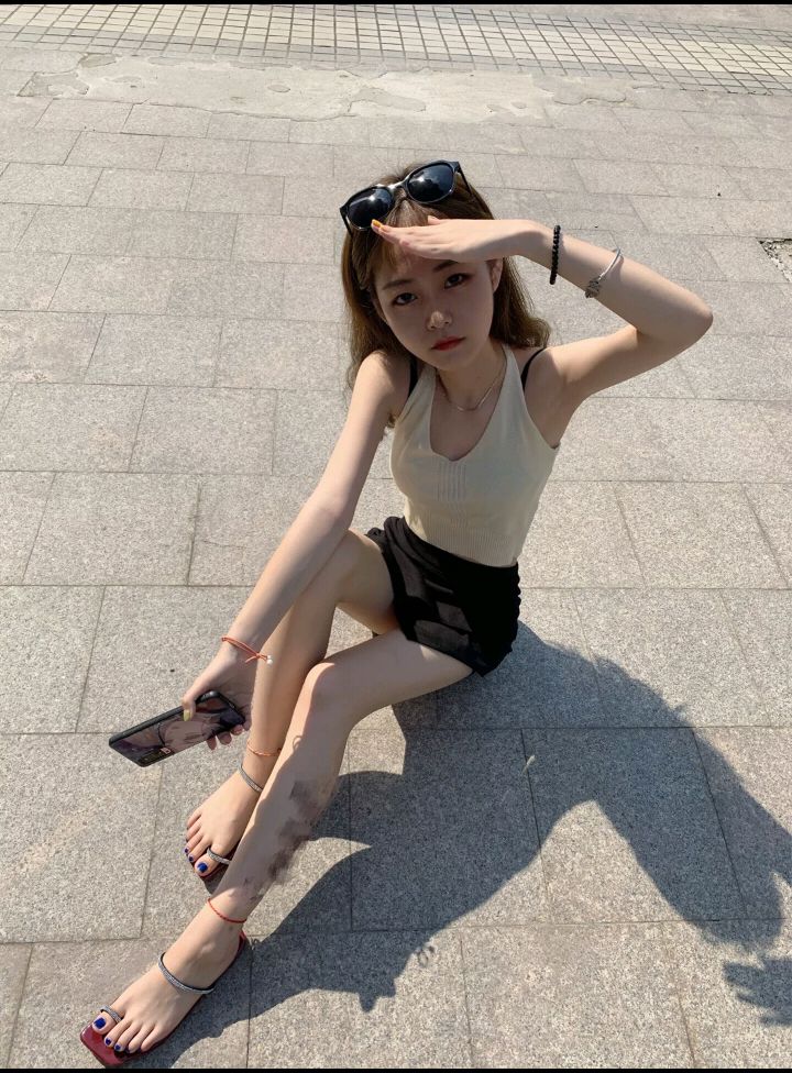 誘人美女的鮮嫩美腳