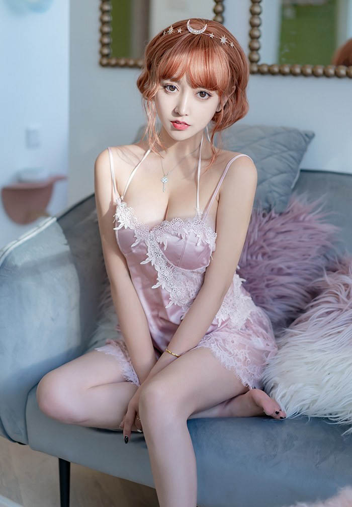 養(yǎng)眼優(yōu)雅睡衣公主米線線酥胸美臀