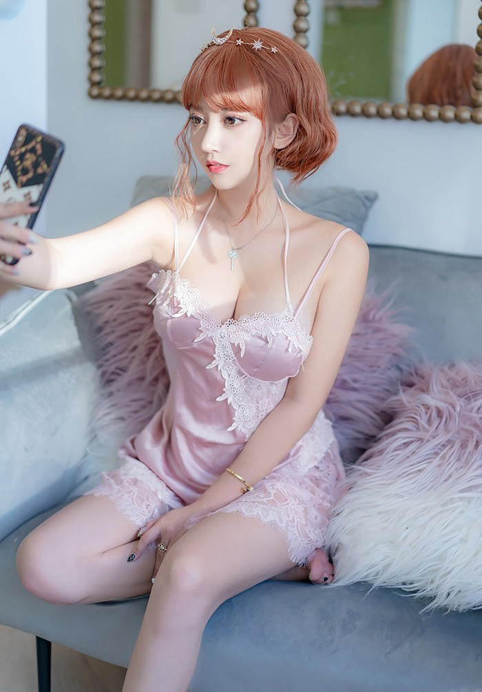 養(yǎng)眼優(yōu)雅睡衣公主米線線酥胸美臀