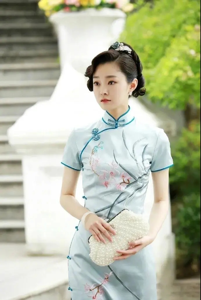 每個(gè)男人心里，住著一位旗袍美人