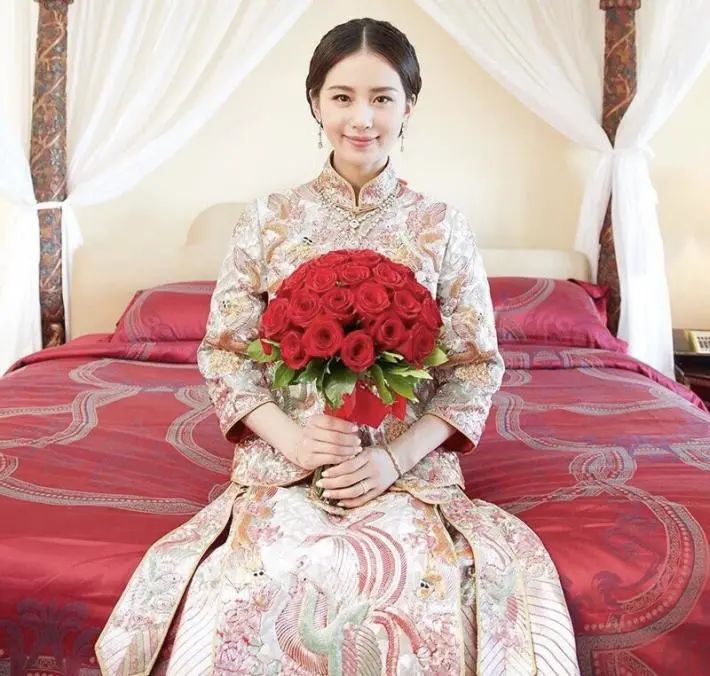 每個(gè)男人心里，住著一位旗袍美人