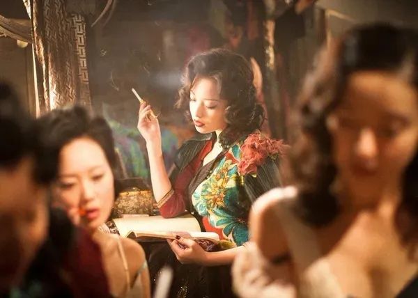 每個(gè)男人心里，住著一位旗袍美人