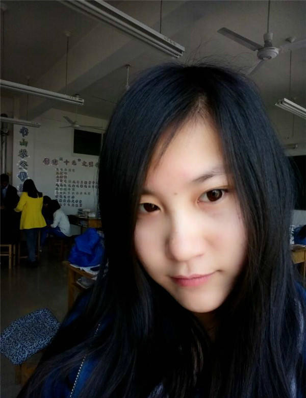 山東大學(xué)理工系花漂亮爆乳大奶女友與男友大尺度私拍流出-李美X