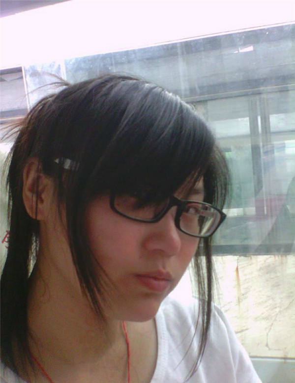 山東大學(xué)理工系花漂亮爆乳大奶女友與男友大尺度私拍流出-李美X