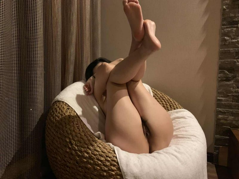 還是那個重慶小妹，說好的要找人多P，還算成功的