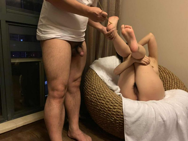 還是那個重慶小妹，說好的要找人多P，還算成功的