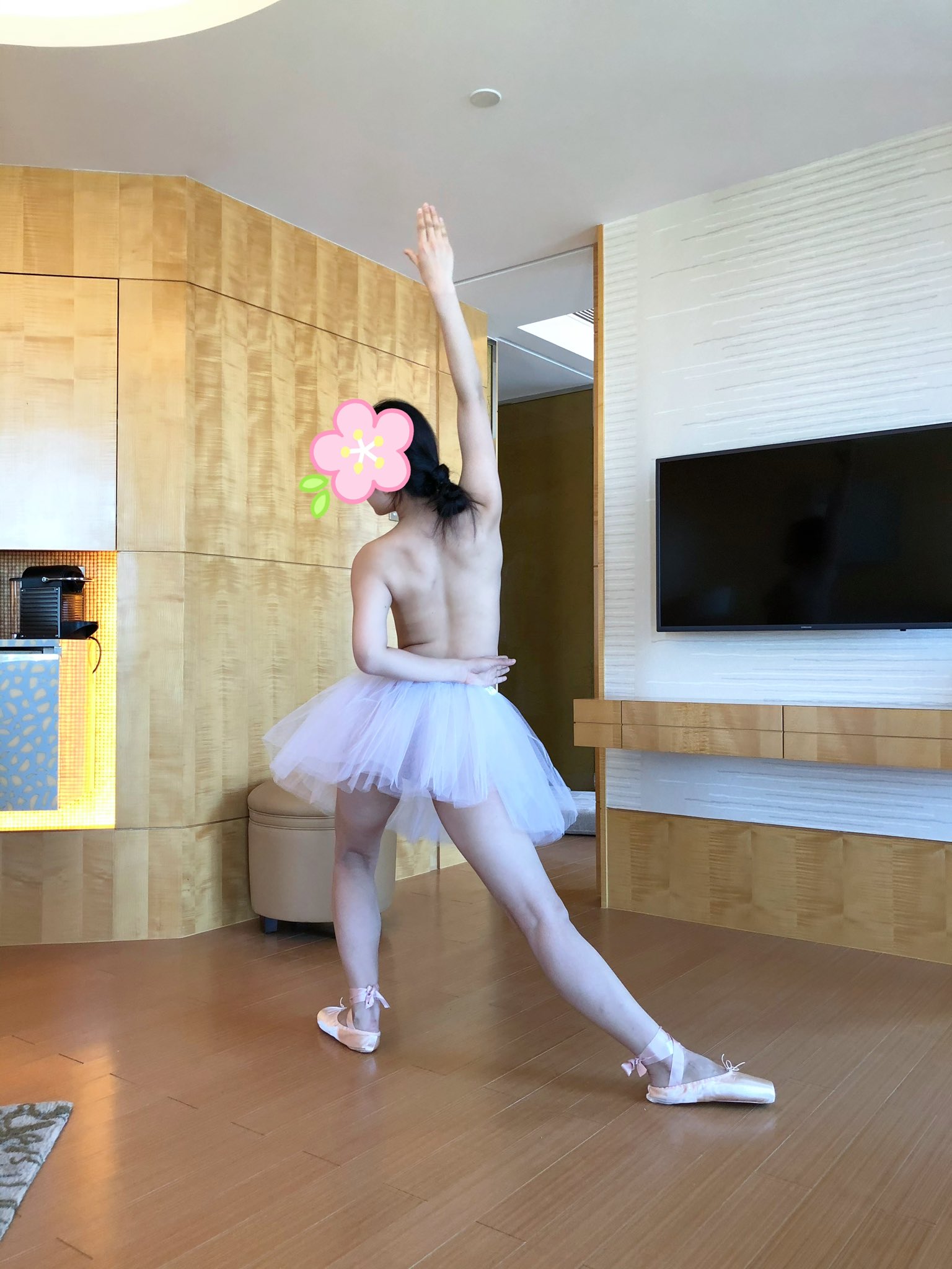 芭蕾美麗凍人～最近南主天氣很不錯陽光燦爛回暖好像又到了做愛的好時節(jié)！
