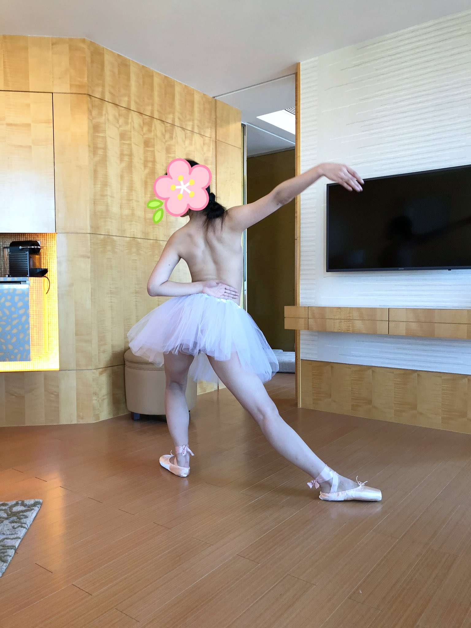 芭蕾美麗凍人～最近南主天氣很不錯陽光燦爛回暖好像又到了做愛的好時節(jié)！