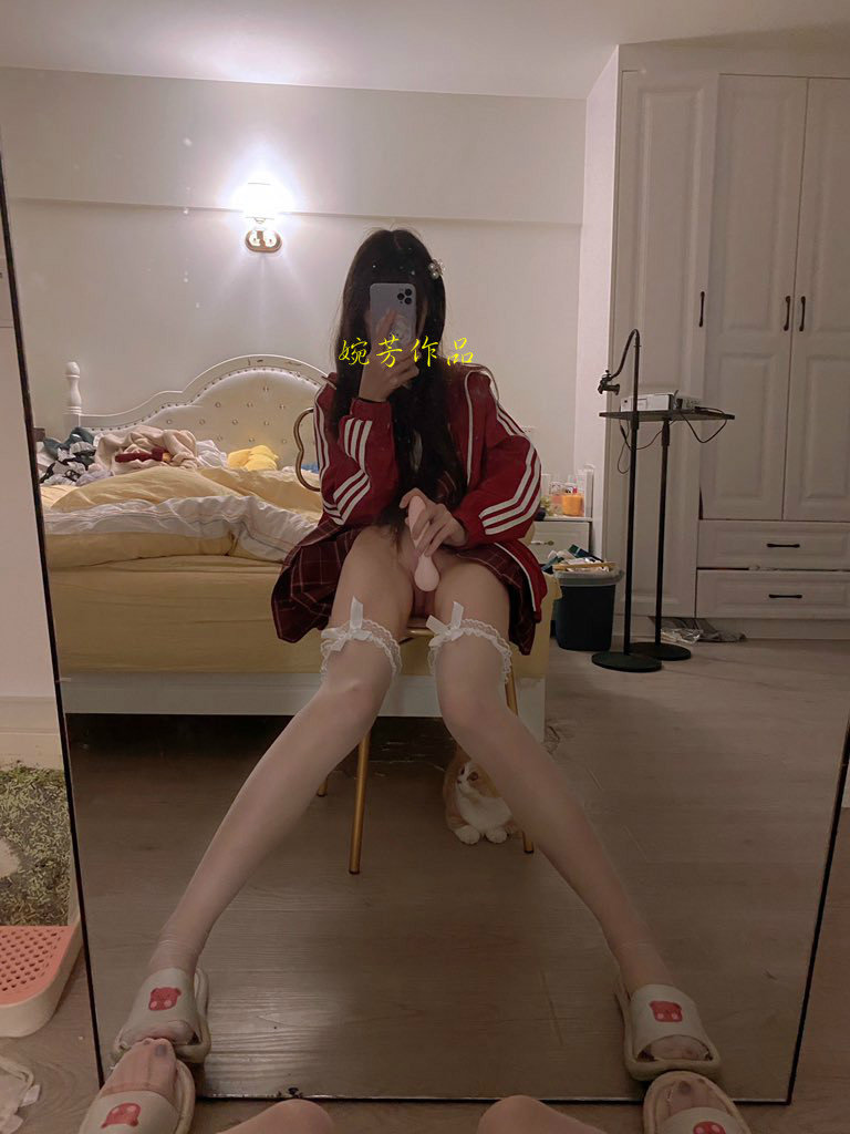 我已經(jīng)不在深圳啦！已經(jīng)回成都了！嗚嗚嗚.深圳的不用dd了！ 成都約飯可以叫我！干飯王