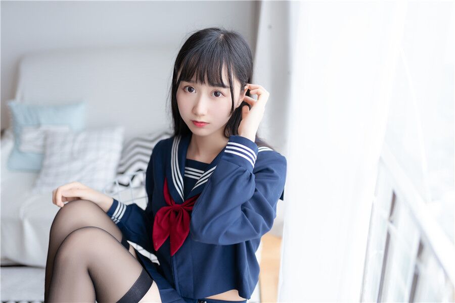 水手裝黑絲小姐姐寫(xiě)真