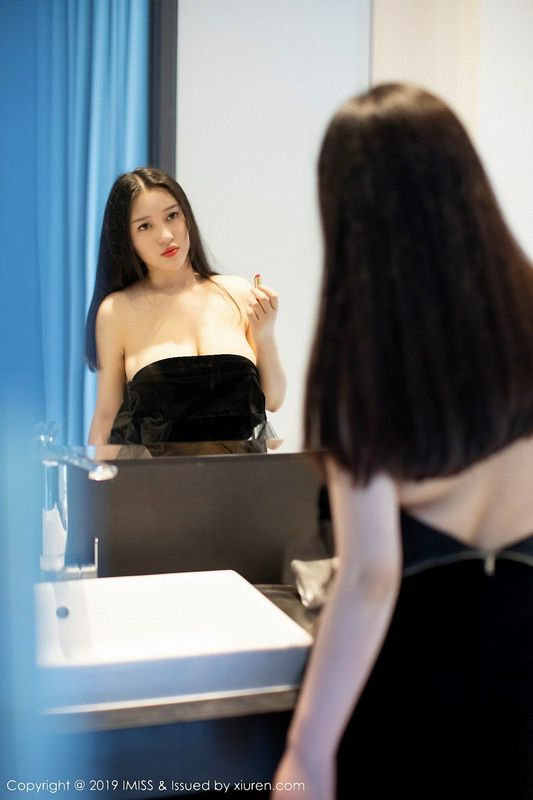 歐派女神恩一黑絲與襯衫濕身