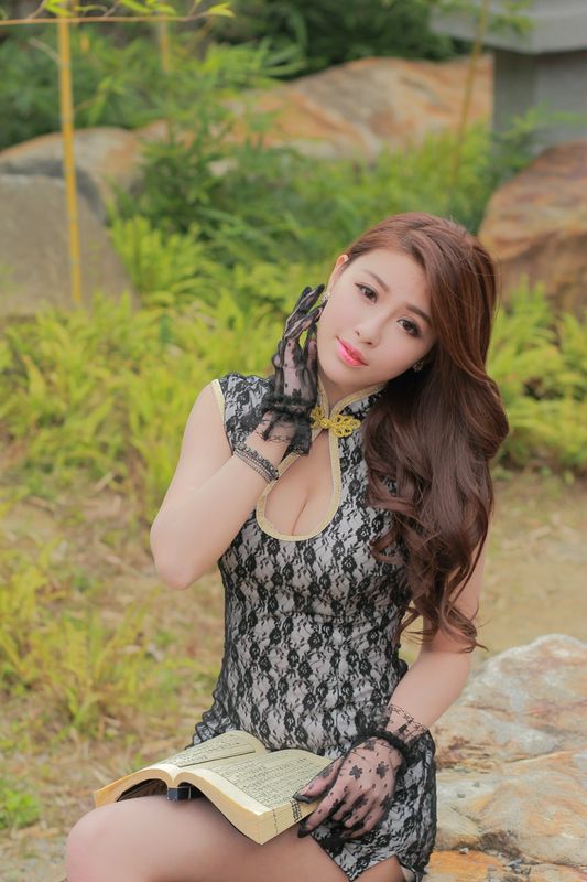 Model寫真系列長(zhǎng)腿美模鄔育锜旗袍古典風(fēng)高跟美腿