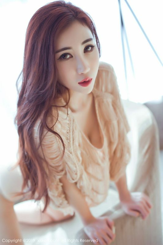 完美大蜜孫夢(mèng)瑤白色蕾絲女仆裝