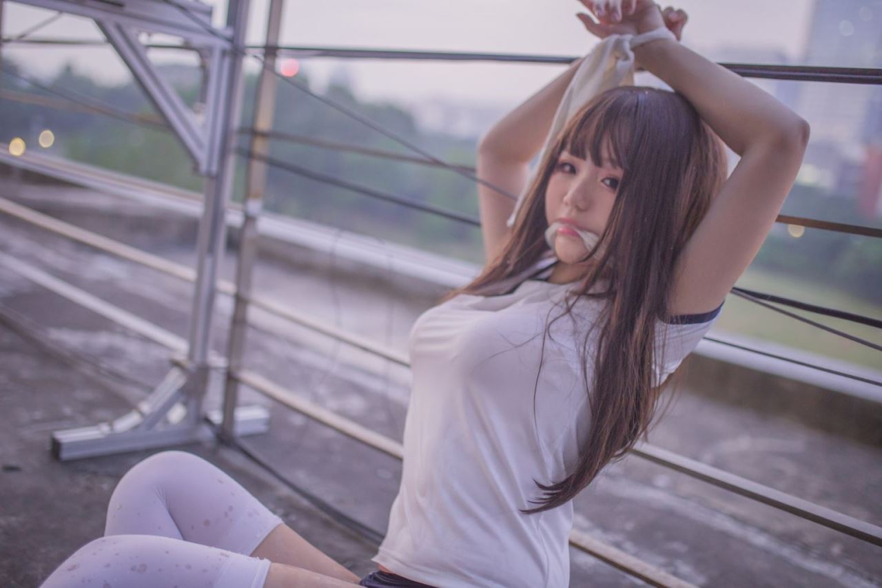 摸著你的良心說話-Yoko宅夏經(jīng)典Cos白絲捆綁