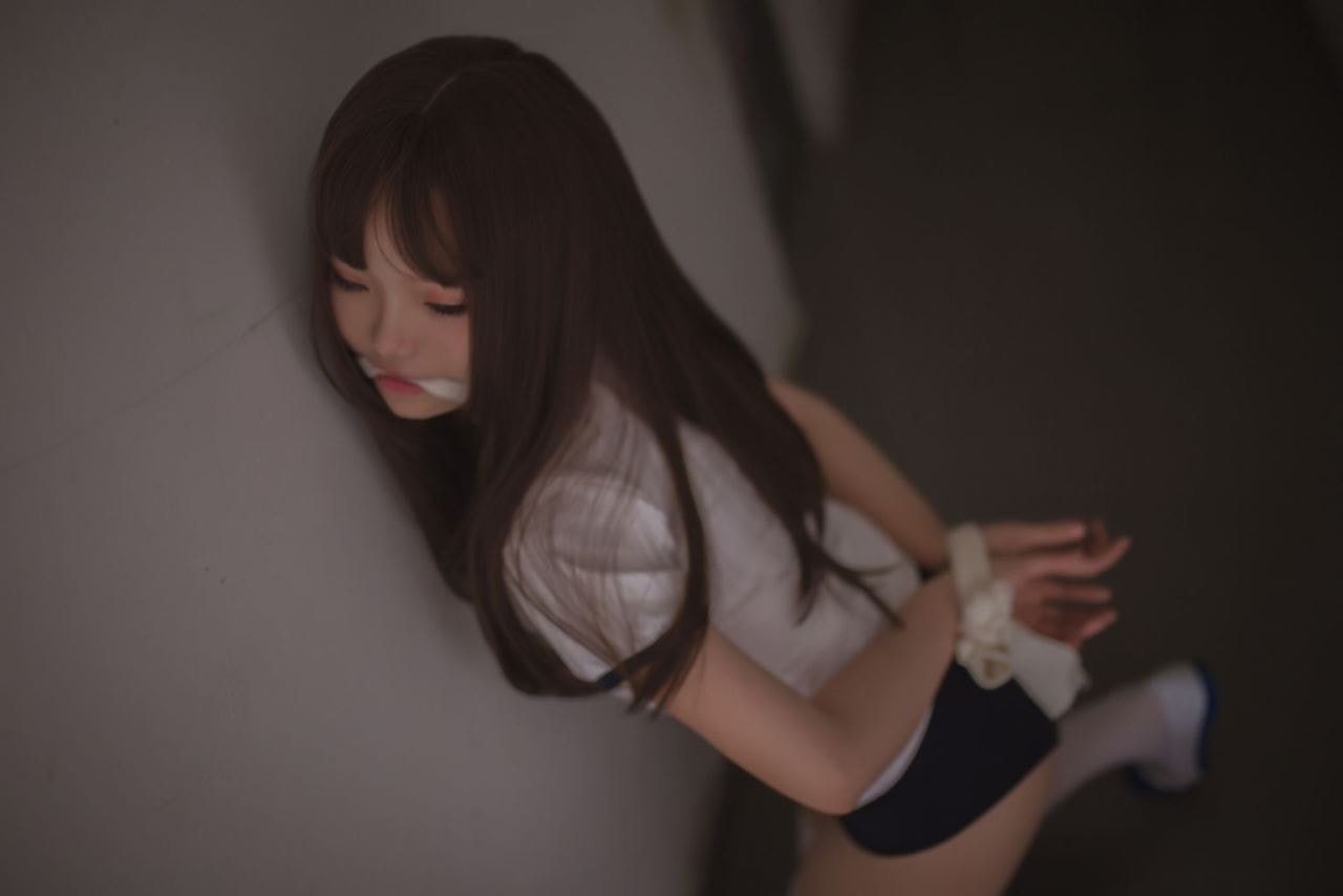 摸著你的良心說話-Yoko宅夏經(jīng)典Cos白絲捆綁