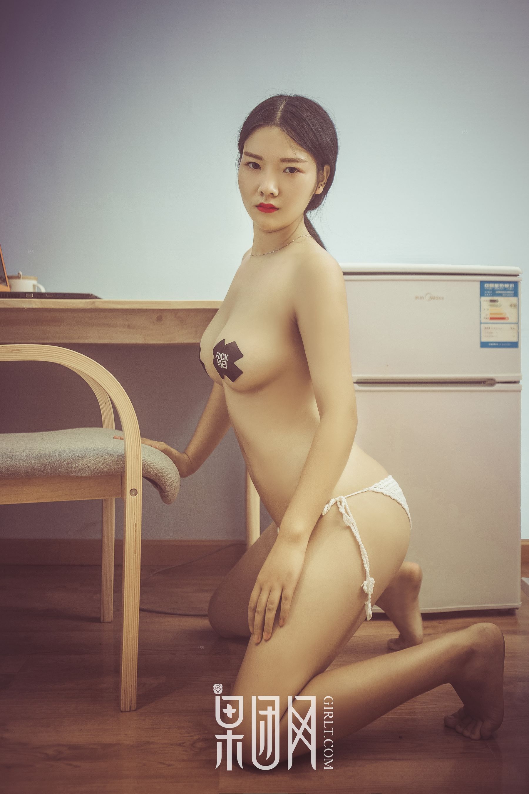 果團(tuán)新人全裸出境