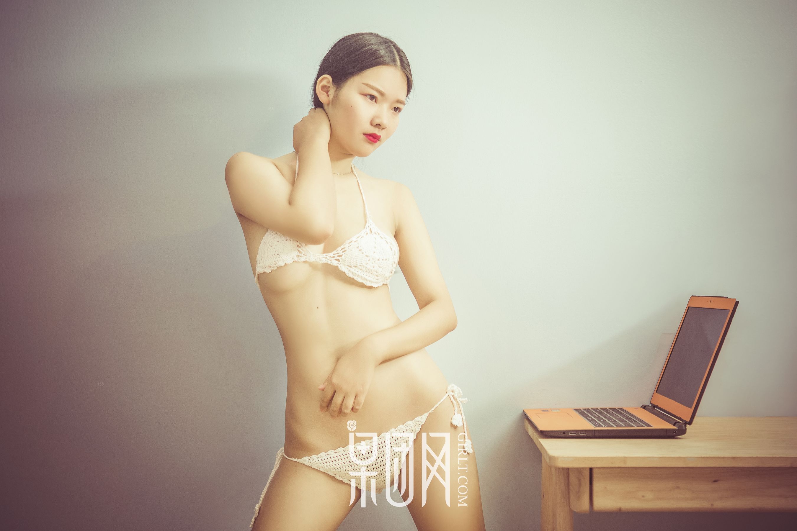 果團(tuán)新人全裸出境