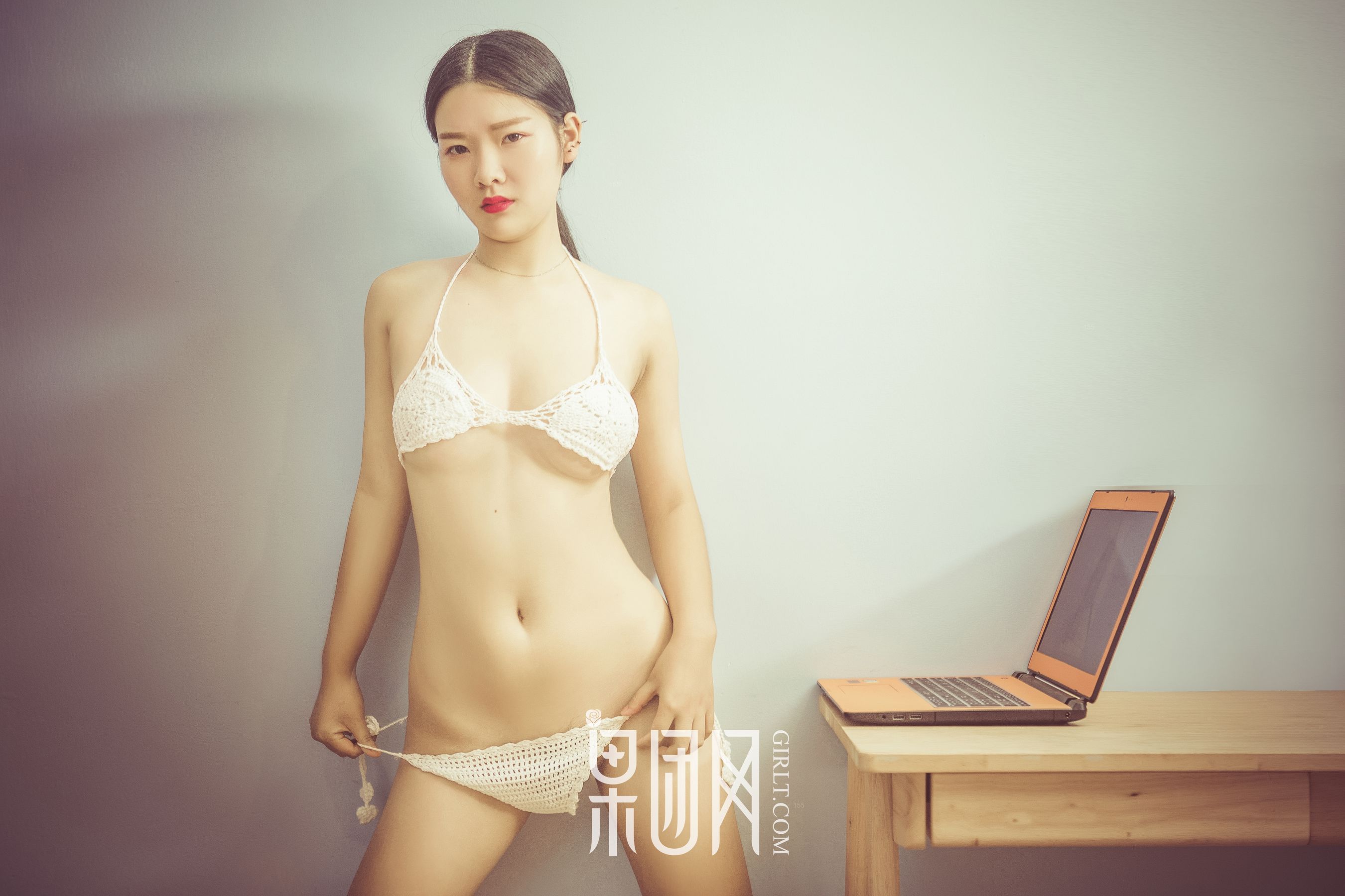 果團(tuán)新人全裸出境