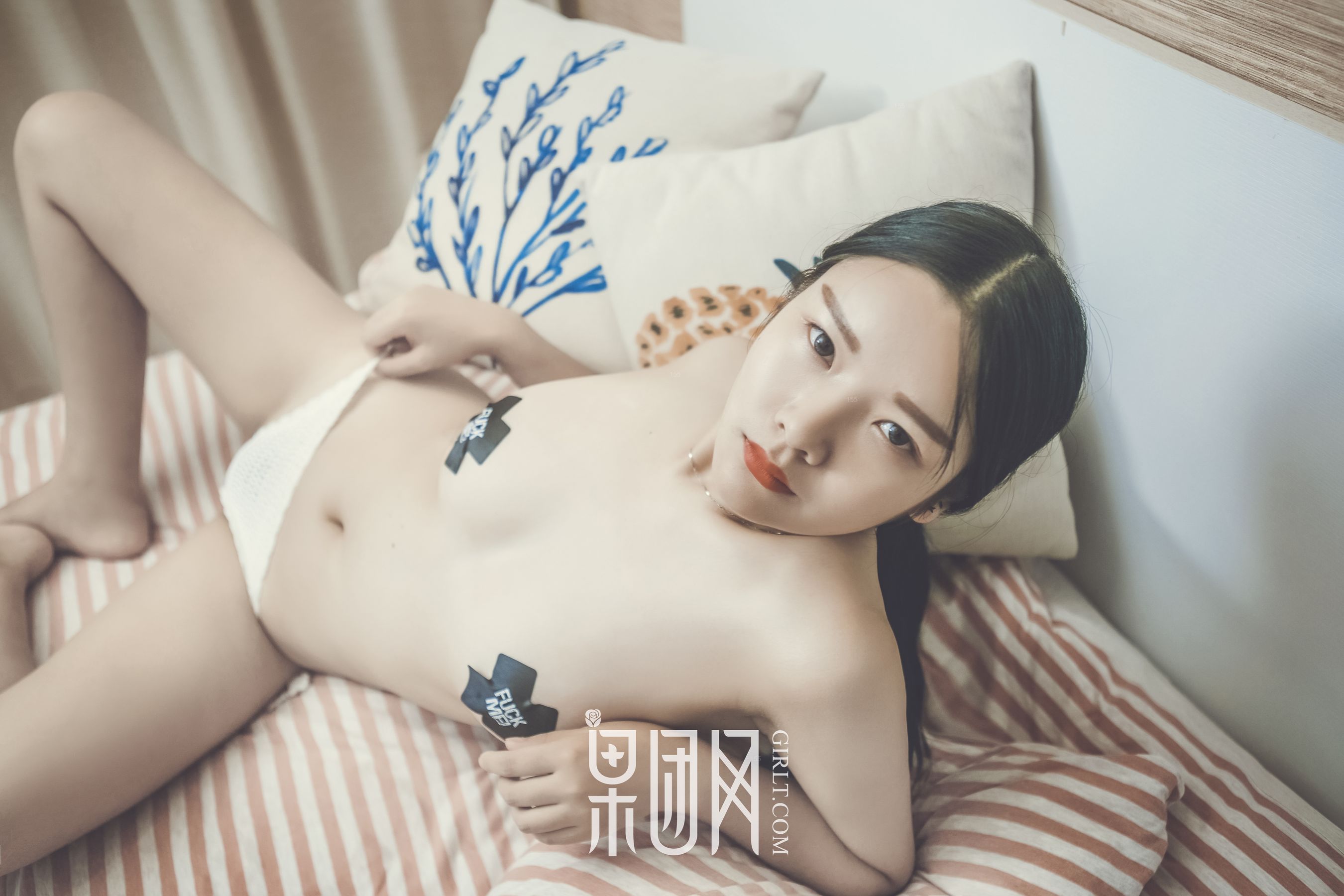 果團(tuán)新人全裸出境