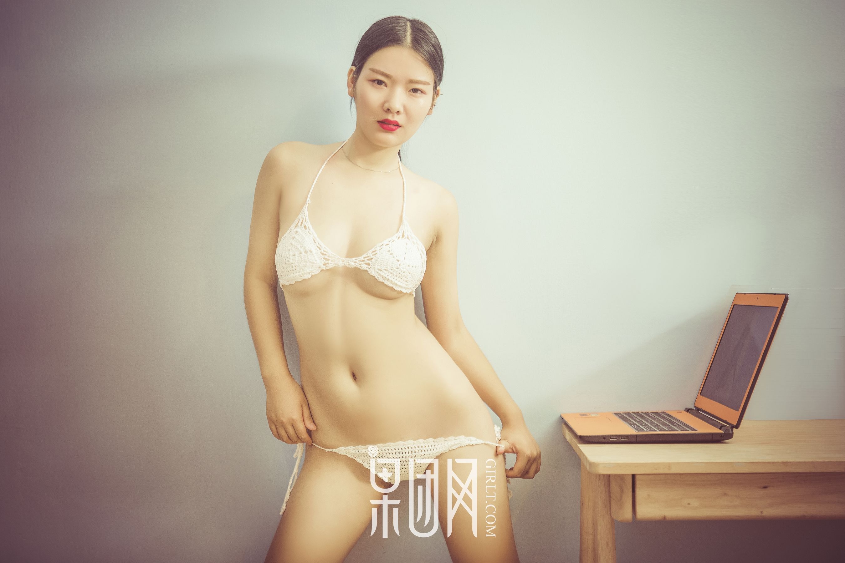 果團(tuán)新人全裸出境