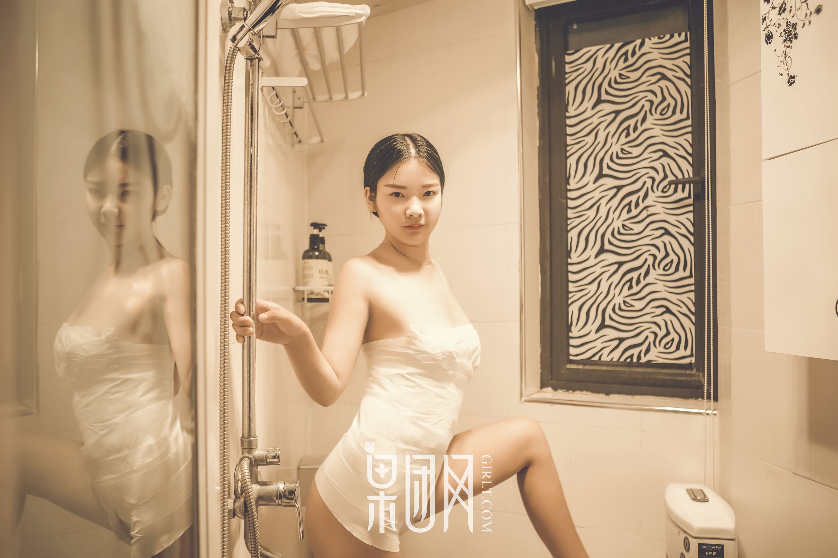 果團(tuán)新人全裸出境