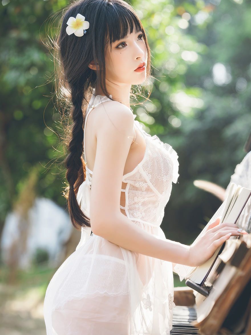白裙清純小姐姐農(nóng)莊寫真