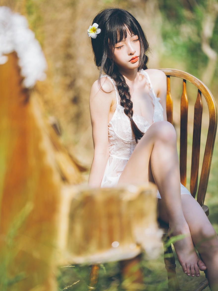 白裙清純小姐姐農(nóng)莊寫真