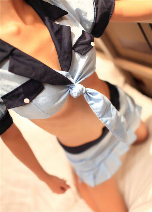 制服長(zhǎng)腿誘惑少女