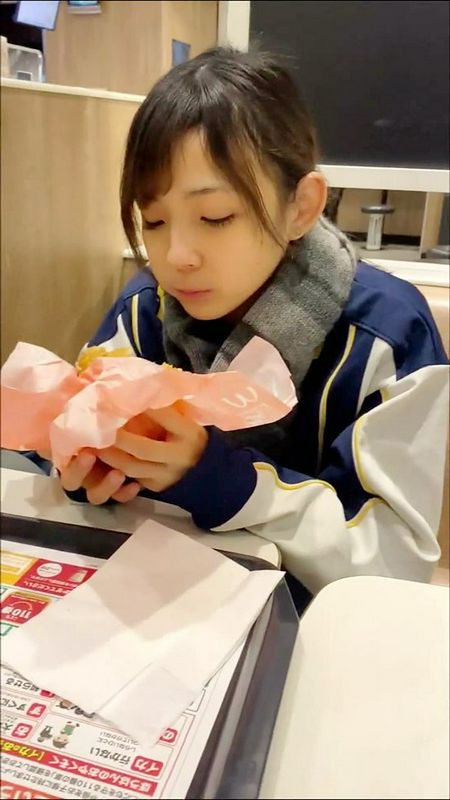 人前溫婉淑儀，人后悶騷放蕩