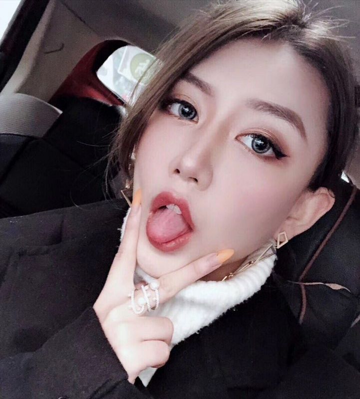 人前溫婉淑儀，人后悶騷放蕩