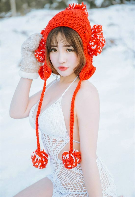 美臀嫵媚撩人清純妹子