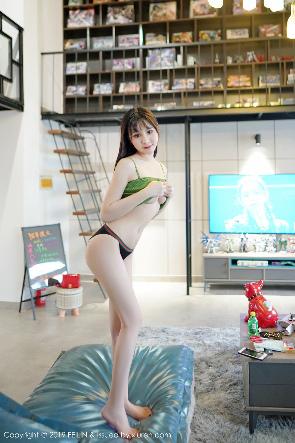 新人嫩模青妍Celina居家私房透視薄紗內(nèi)衣撩人