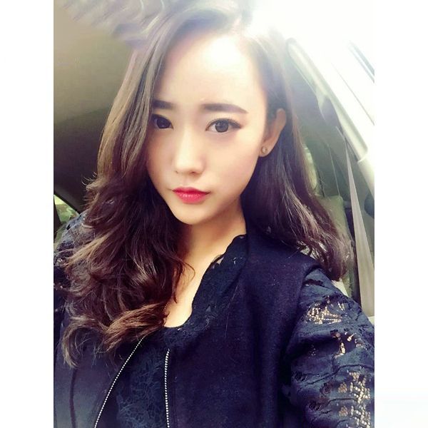 顏值在線，極品騷女，請(qǐng)大力輸出